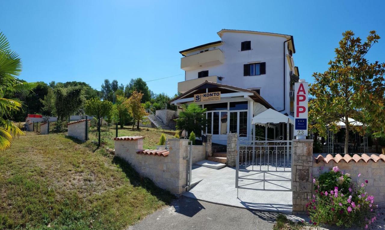 Apartments Lori Poreč Exterior foto